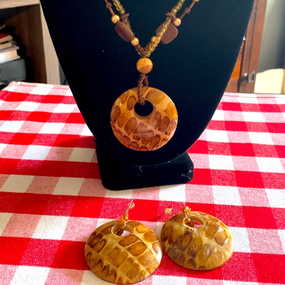 Costume Jewerly Necklace and Earring Set